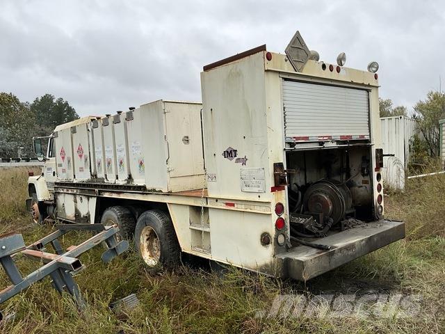 Ford LNT9000 タンカートラック