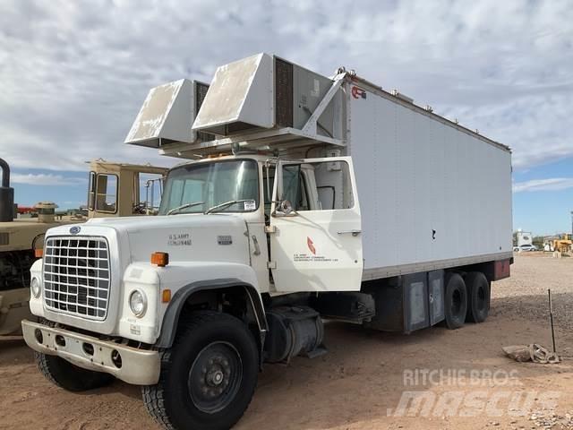 Ford LT8000 パネルバン