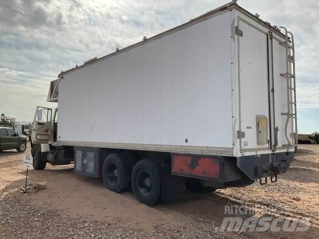 Ford LT8000 パネルバン