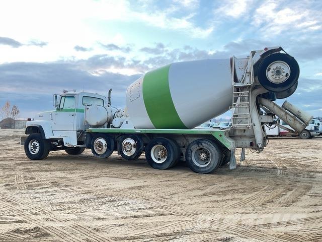 Ford LT9000 その他トラック