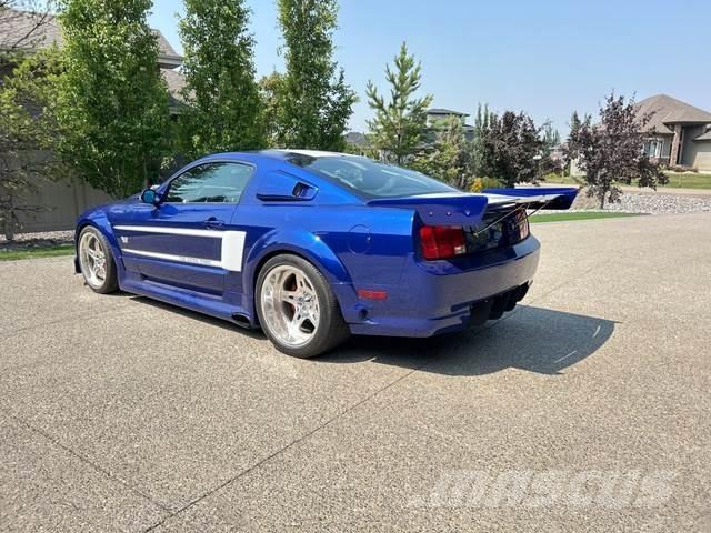 Ford Mustang 自動車