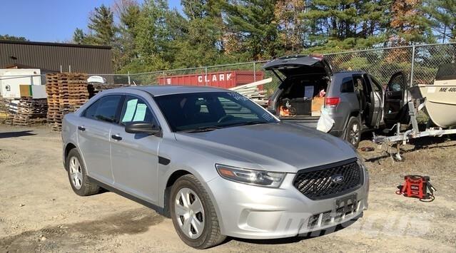 Ford Taurus 自動車