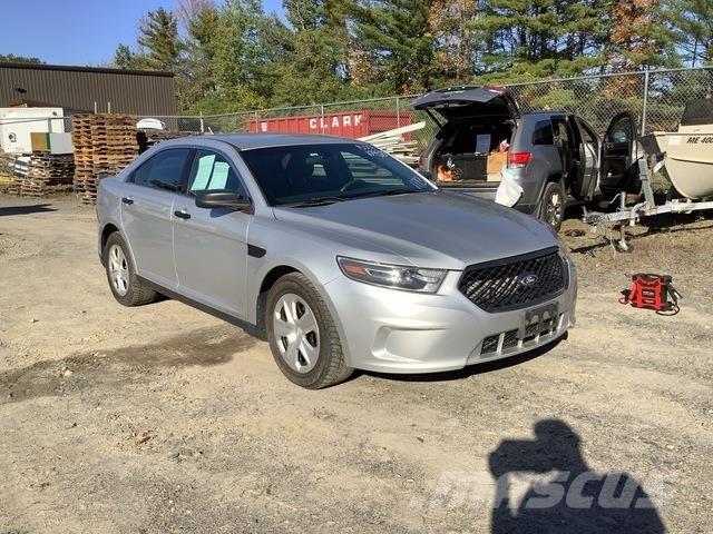 Ford Taurus 自動車