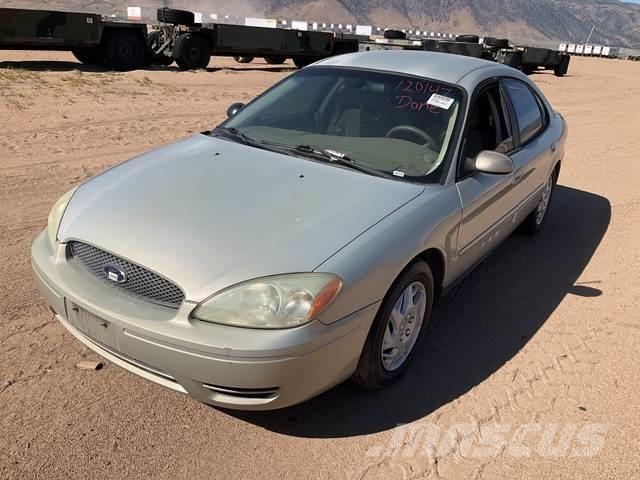 Ford Taurus SE 自動車