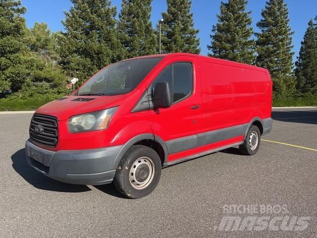 Ford Transit パネルバン