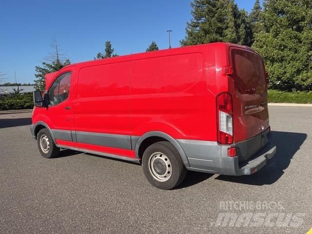 Ford Transit パネルバン