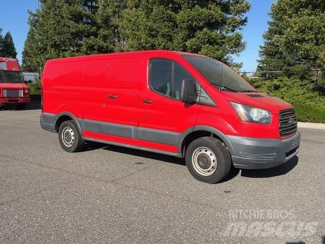 Ford Transit パネルバン