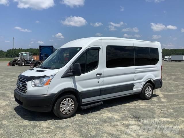 Ford Transit 自動車