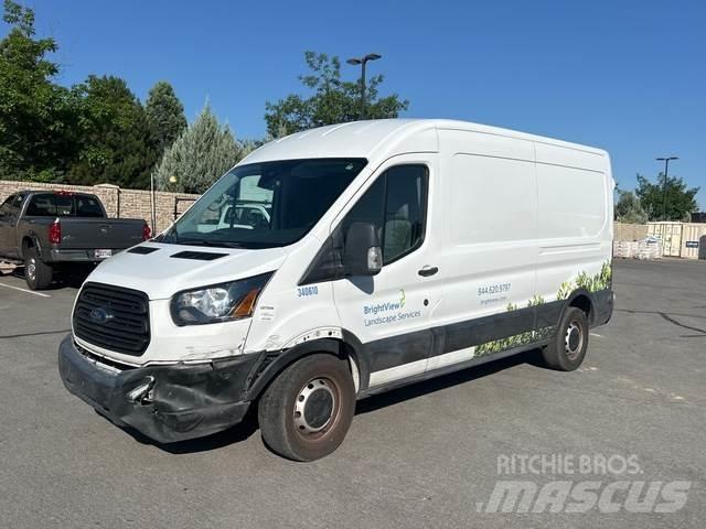 Ford Transit パネルバン