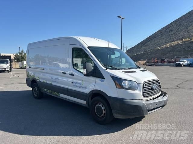 Ford Transit パネルバン