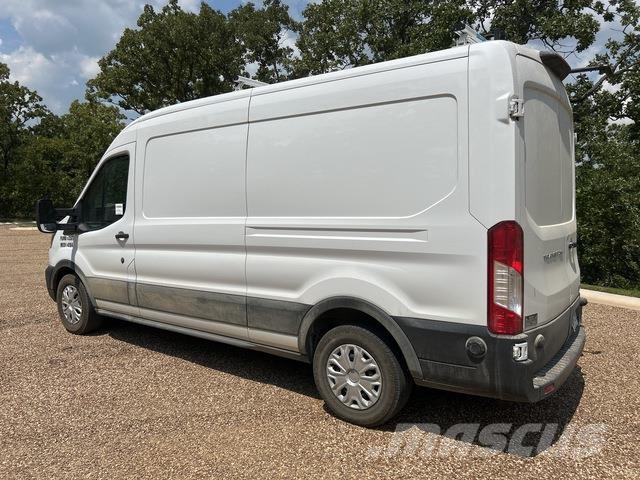 Ford Transit パネルバン