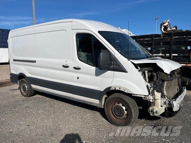 Ford Transit パネルバン