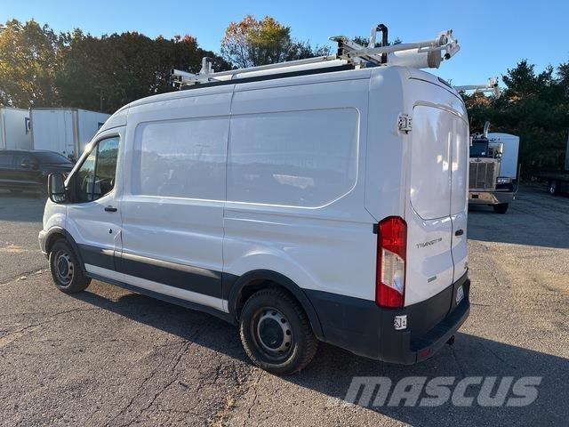 Ford Transit パネルバン