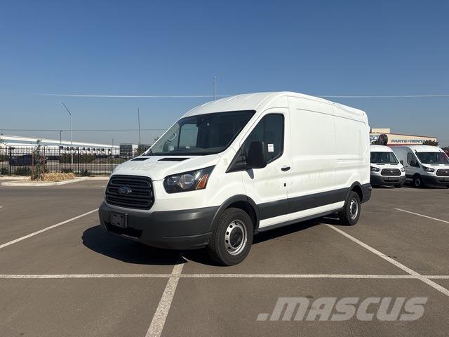 Ford Transit パネルバン