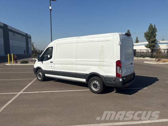 Ford Transit パネルバン