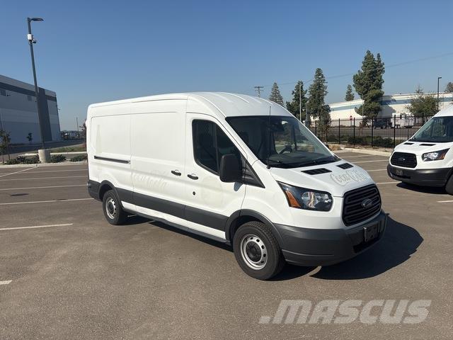Ford Transit パネルバン