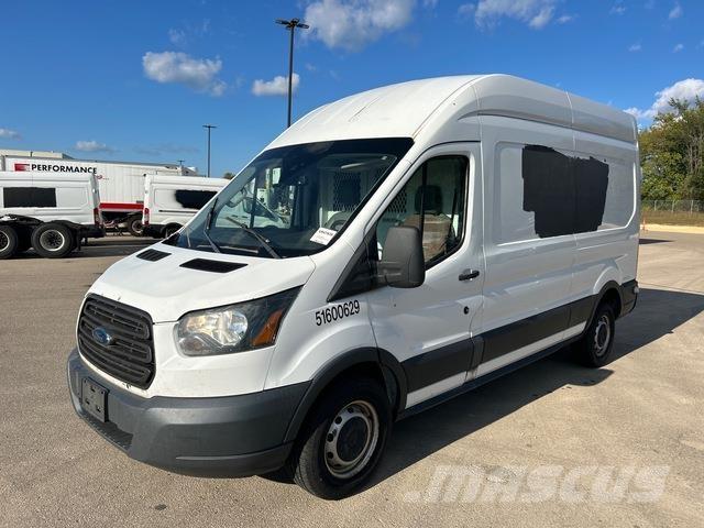 Ford Transit パネルバン
