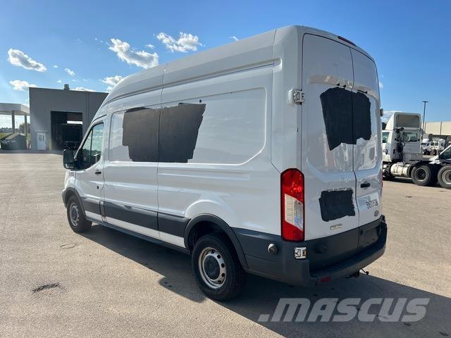Ford Transit パネルバン