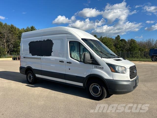 Ford Transit パネルバン