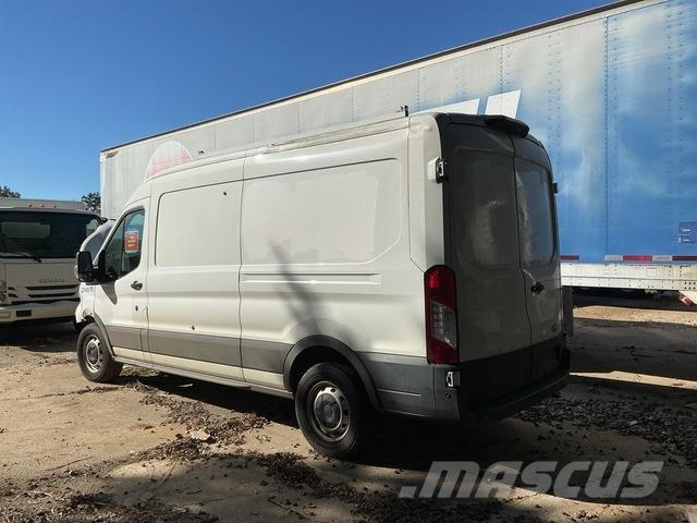 Ford Transit パネルバン