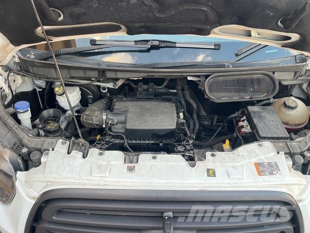 Ford Transit パネルバン