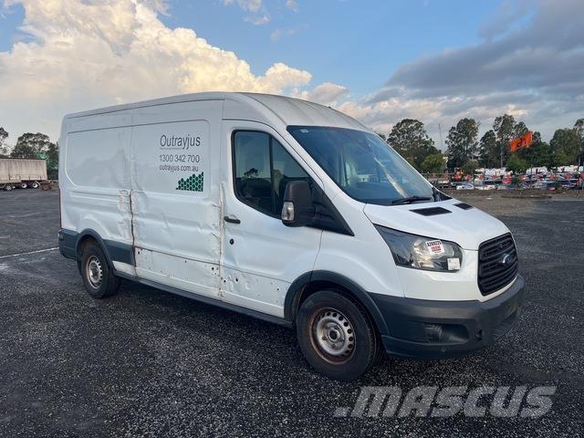 Ford Transit パネルバン