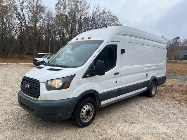 Ford Transit パネルバン