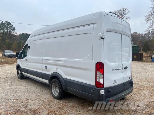 Ford Transit パネルバン