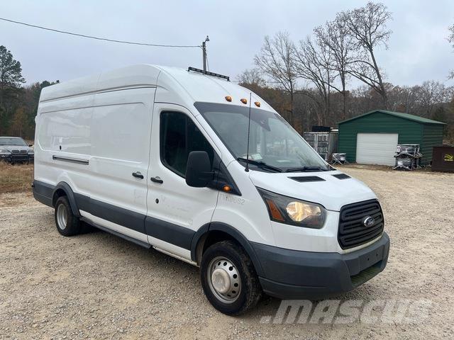 Ford Transit パネルバン