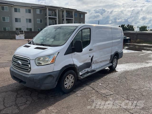 Ford Transit パネルバン