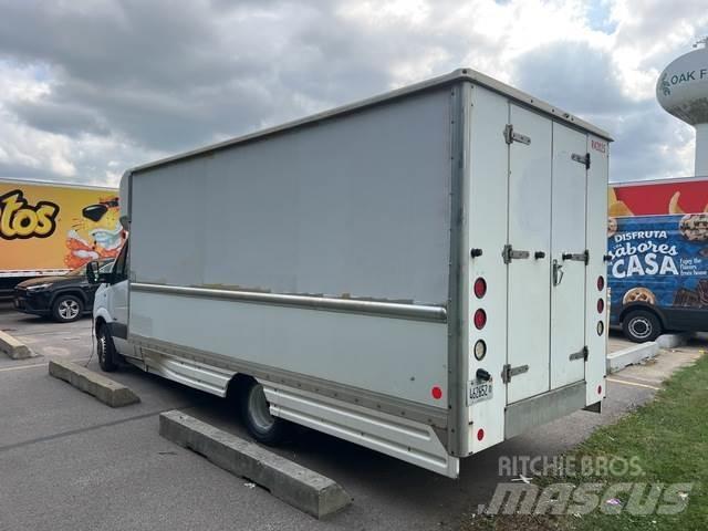 Freightliner  パネルバン
