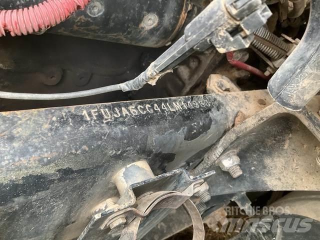 Freightliner  中古トラクターヘッド | トレーラーヘッド