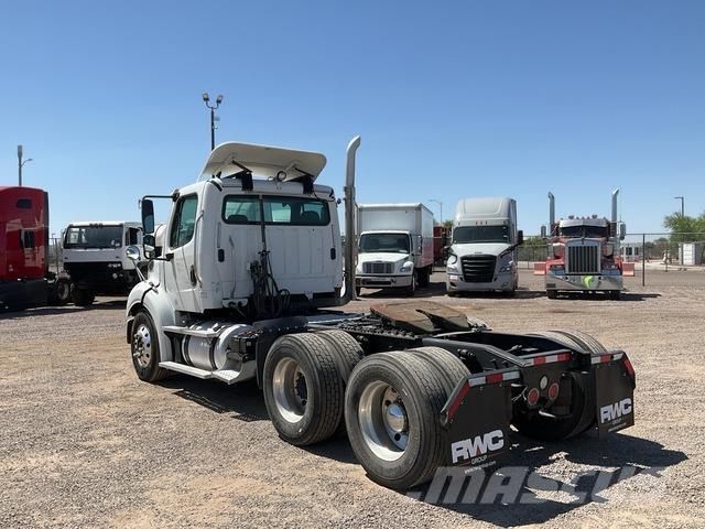 Freightliner  中古トラクターヘッド | トレーラーヘッド