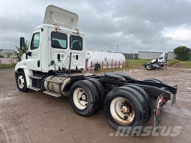 Freightliner  中古トラクターヘッド | トレーラーヘッド