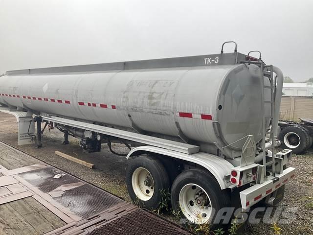 Fruehauf  タンカートレーラー