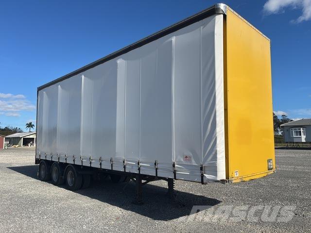 Fruehauf  カーテンサイダートレーラー