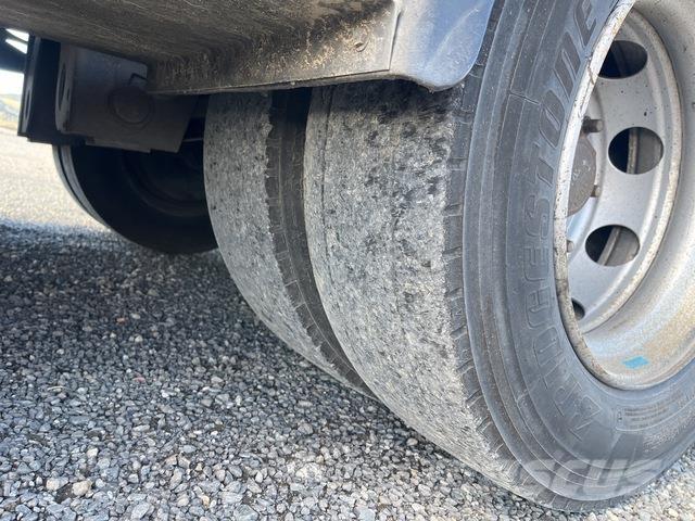 Fruehauf  カーテンサイダートレーラー