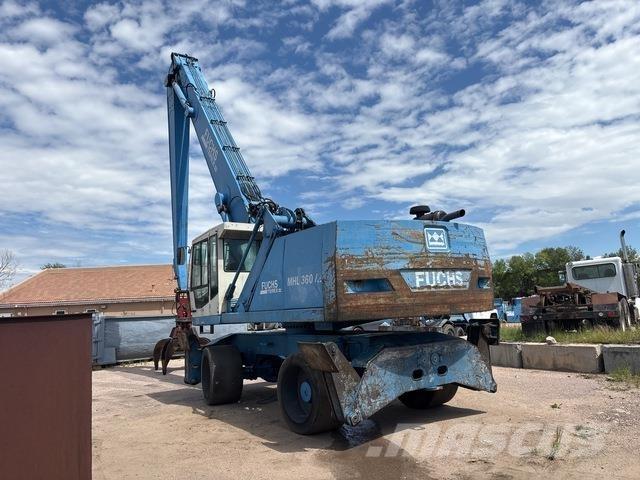 Fuchs MHL360 廃棄物／工業産廃処理機