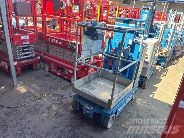 Genie GR-12 垂直昇降型リフト