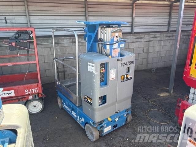 Genie GR-12 垂直昇降型リフト