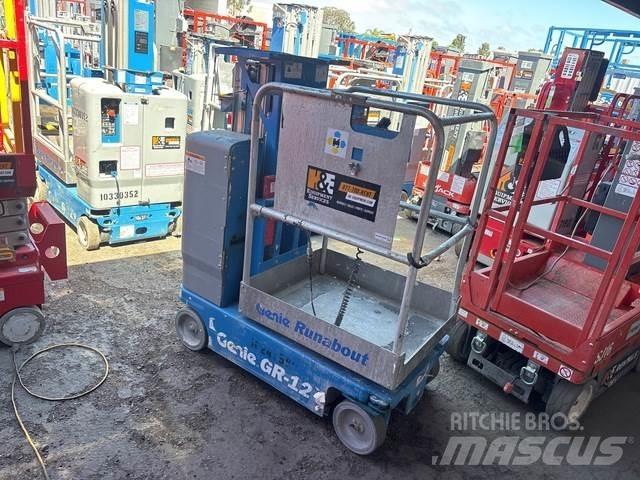 Genie GR-12 垂直昇降型リフト