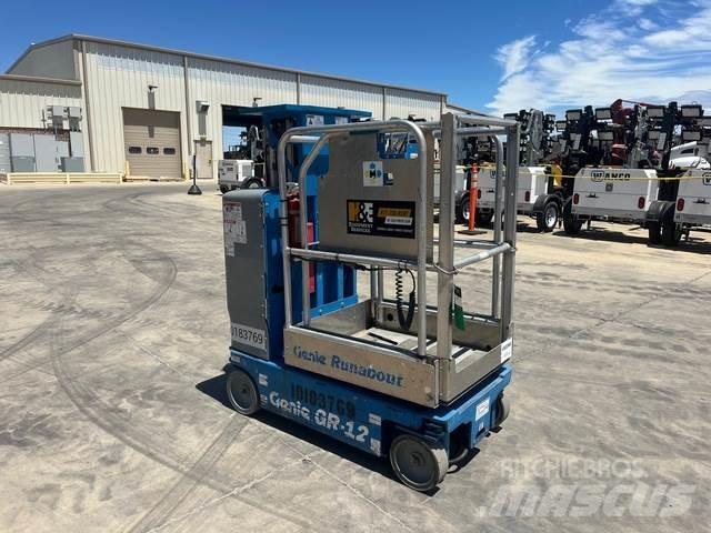 Genie GR-12 垂直昇降型リフト