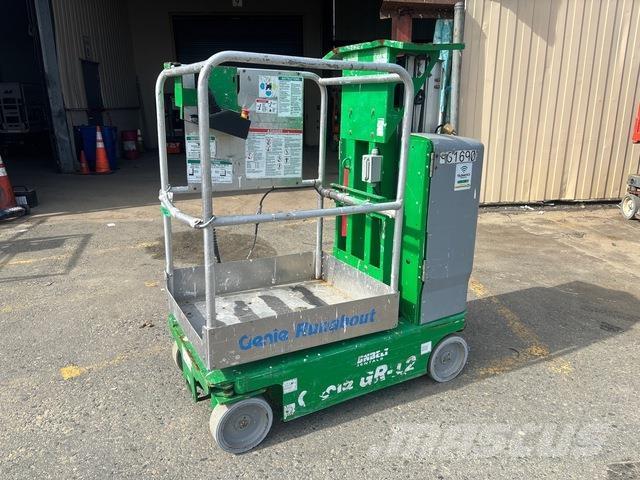Genie GR-12 垂直昇降型リフト