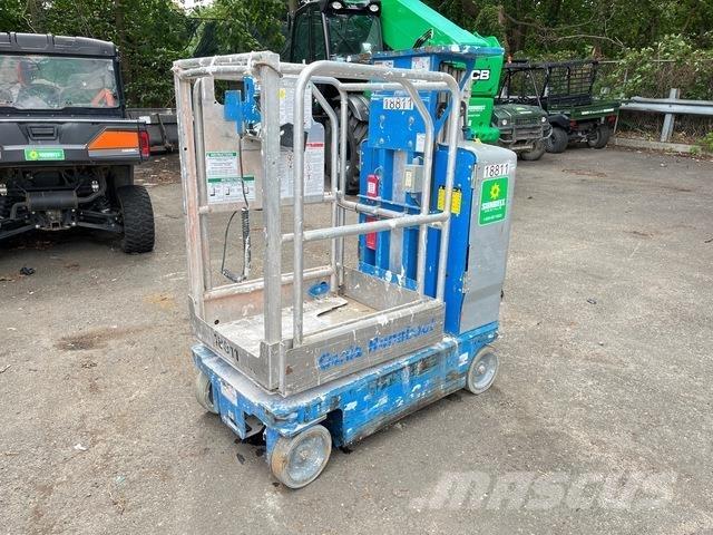 Genie GR-15 垂直昇降型リフト