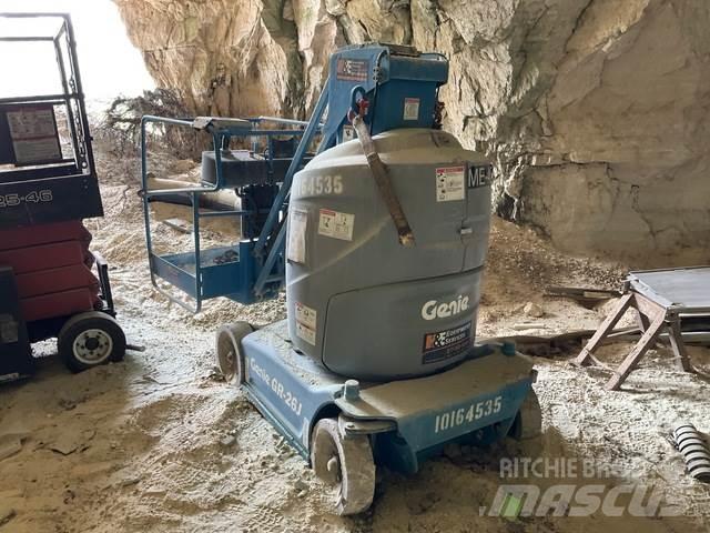 Genie GR-26J 垂直昇降型リフト