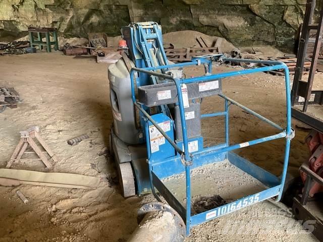 Genie GR-26J 垂直昇降型リフト
