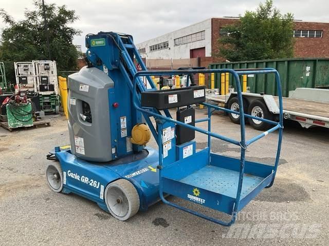 Genie GR26J 垂直昇降型リフト