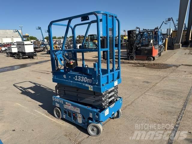 Genie GS-1330M シザースリフト