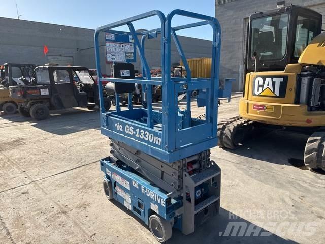 Genie GS-1330M シザースリフト