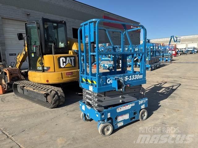 Genie GS-1330M シザースリフト
